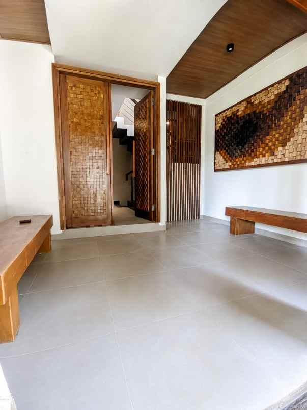 dijual rumah komplek eksklusif resort