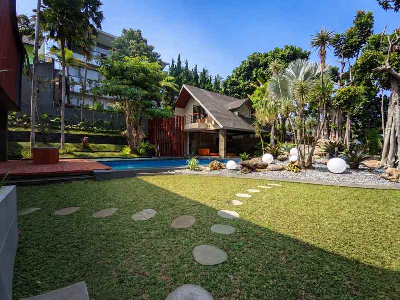 dijual rumah komplek eksklusif resort