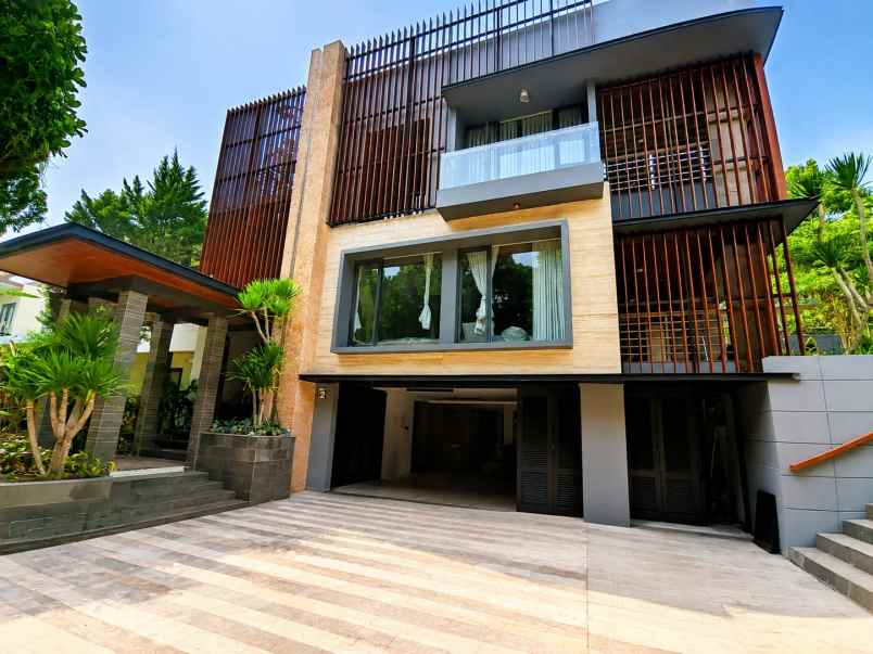 dijual rumah komplek eksklusif resort