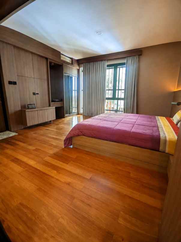 dijual rumah komplek eksklusif resort