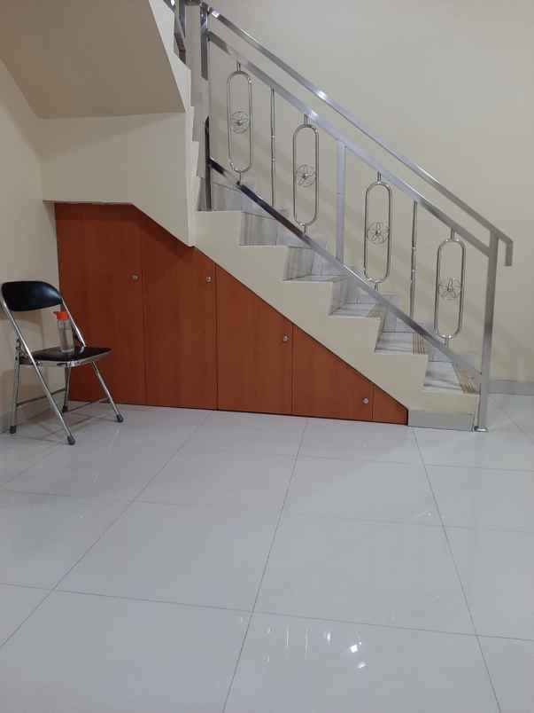 dijual rumah komplek graha asih