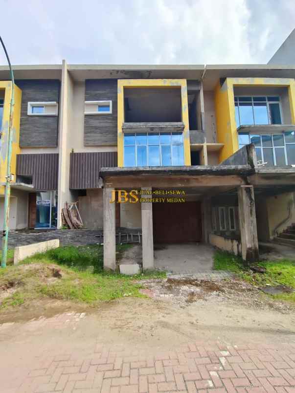 dijual rumah komplek graha mansion
