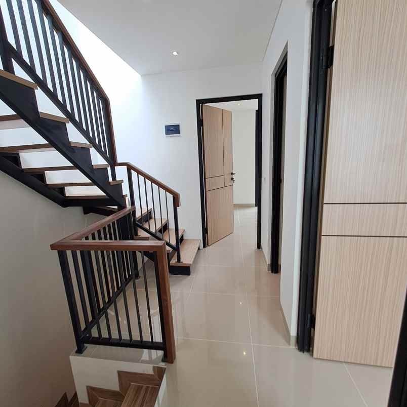 dijual rumah komplek graha raya bintaro