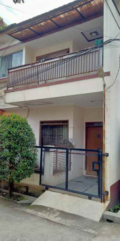 dijual rumah komplek kiara sari asri