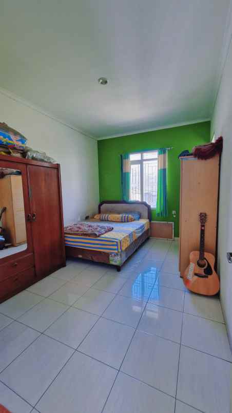 dijual rumah komplek kiarasari asri