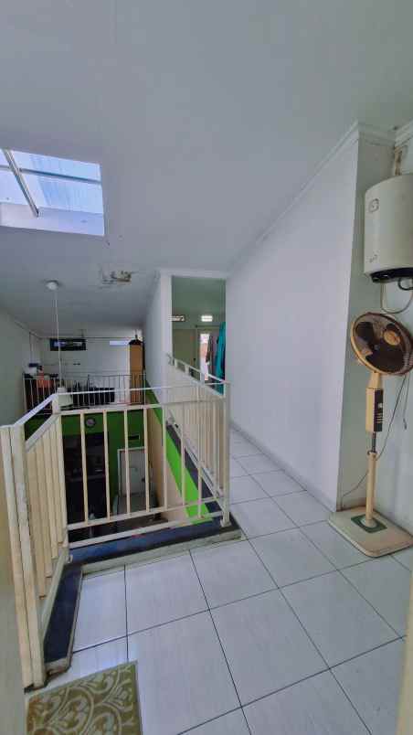 dijual rumah komplek kiarasari asri