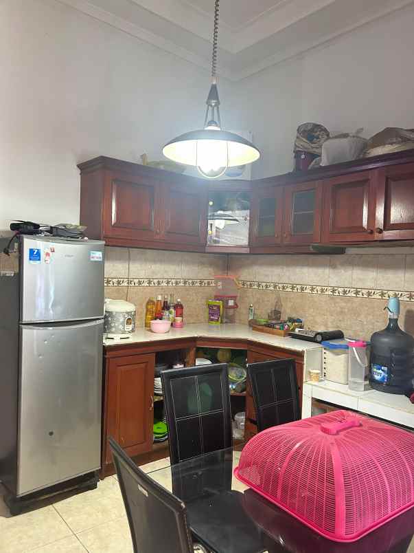 dijual rumah komplek kiarasari asri