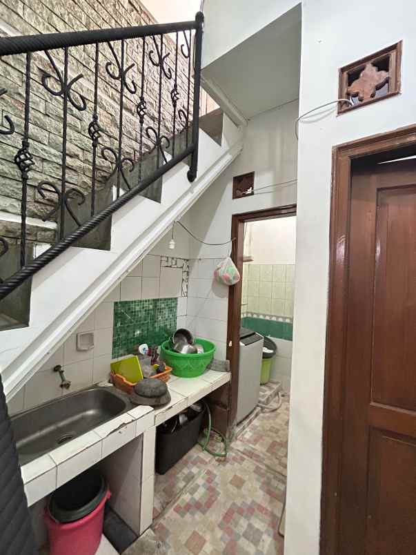 dijual rumah komplek kiarasari asri