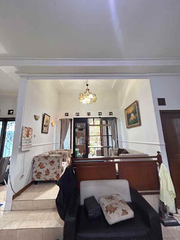 dijual rumah komplek kiarasari asri