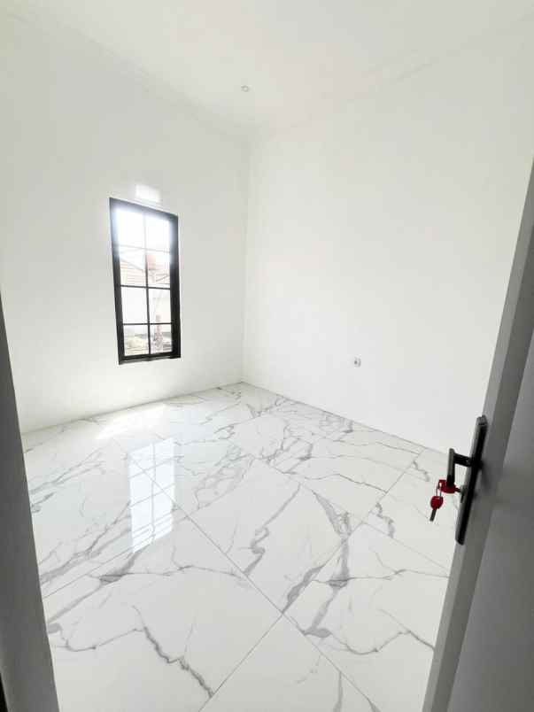 dijual rumah komplek mustika hegar