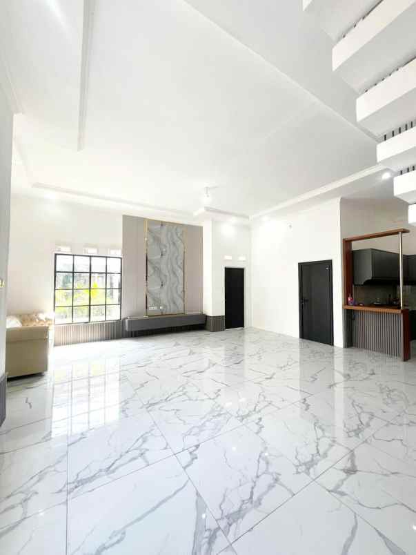dijual rumah komplek mustika hegar