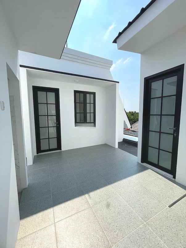dijual rumah komplek one gate di joglo