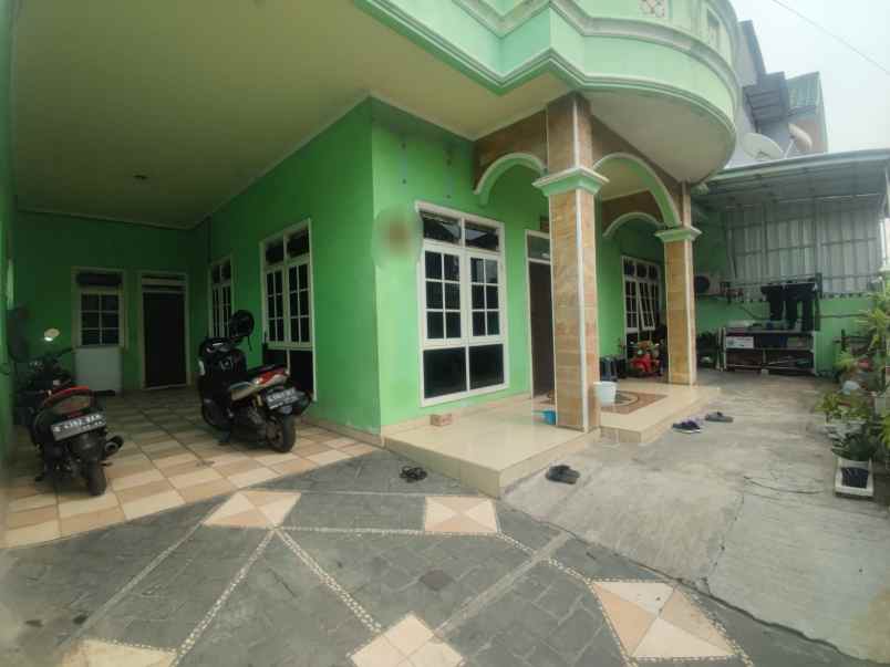 dijual rumah komplek perumahan taman