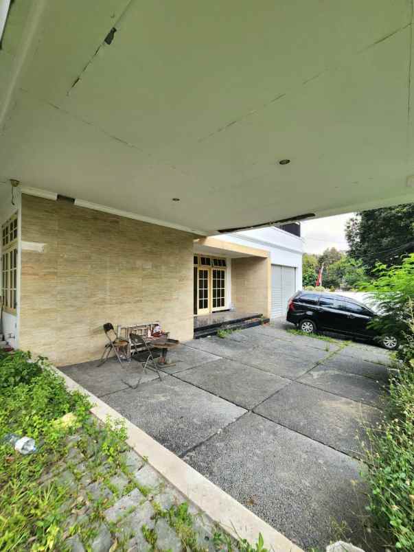 dijual rumah komplek pesanggrahan