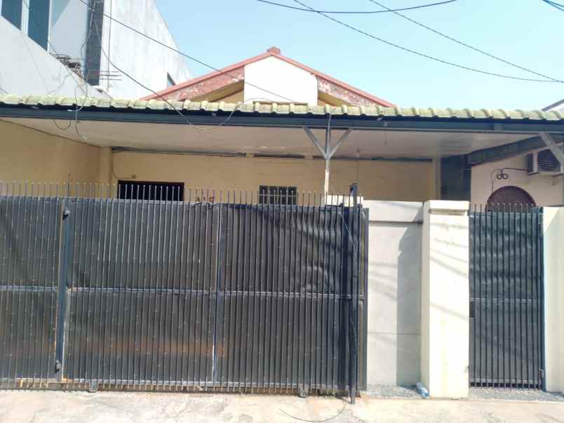 dijual rumah komplek pondok bambu duren