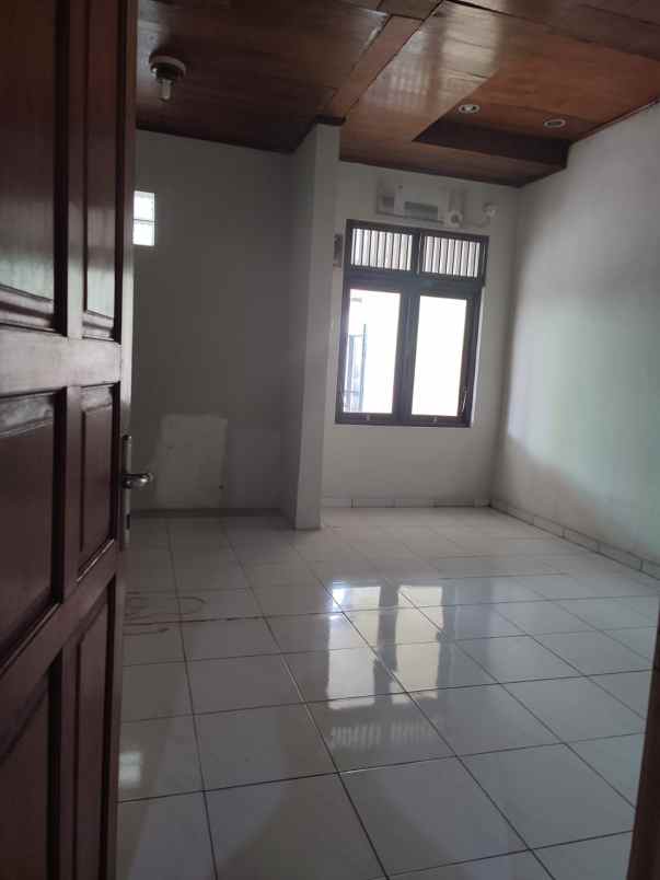 dijual rumah komplek pondok bambu duren