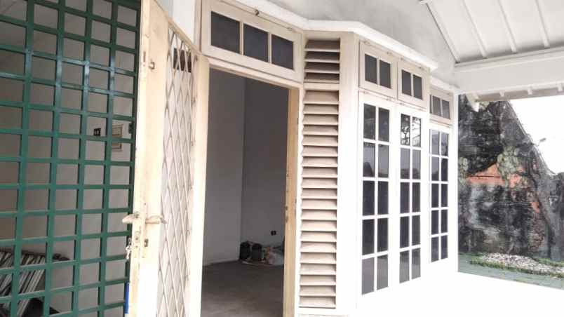 dijual rumah komplek pondok indah