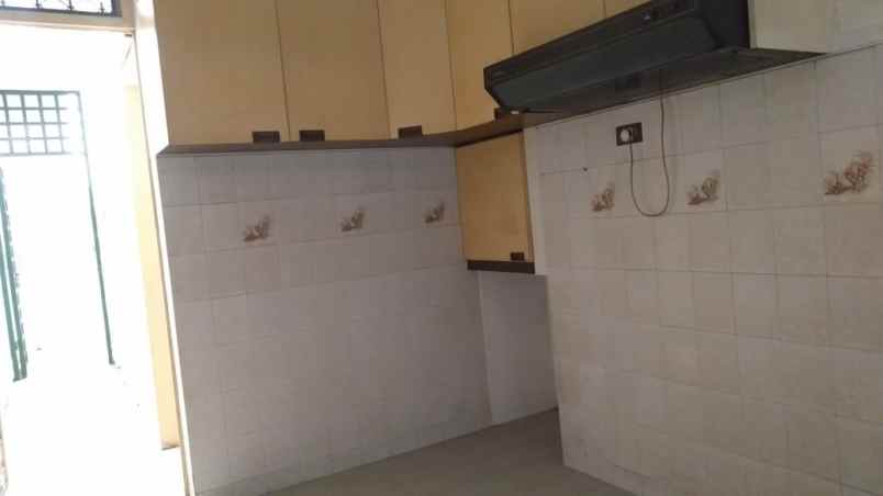 dijual rumah komplek pondok indah