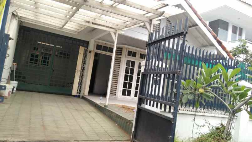 dijual rumah komplek pondok indah