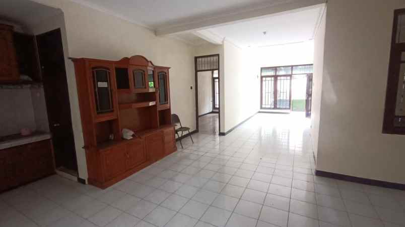 dijual rumah komplek pratista antapani