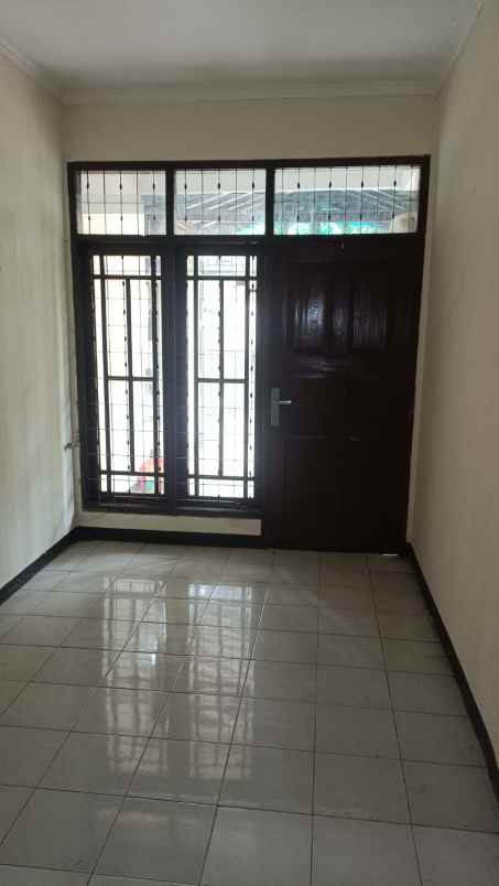dijual rumah komplek pratista antapani