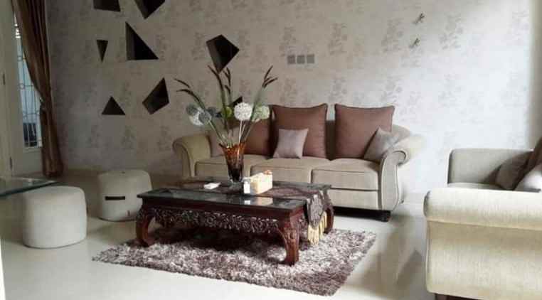 dijual rumah komplek puri gading