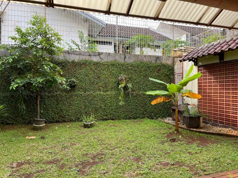 dijual rumah komplek srategis di bintaro sektor 1