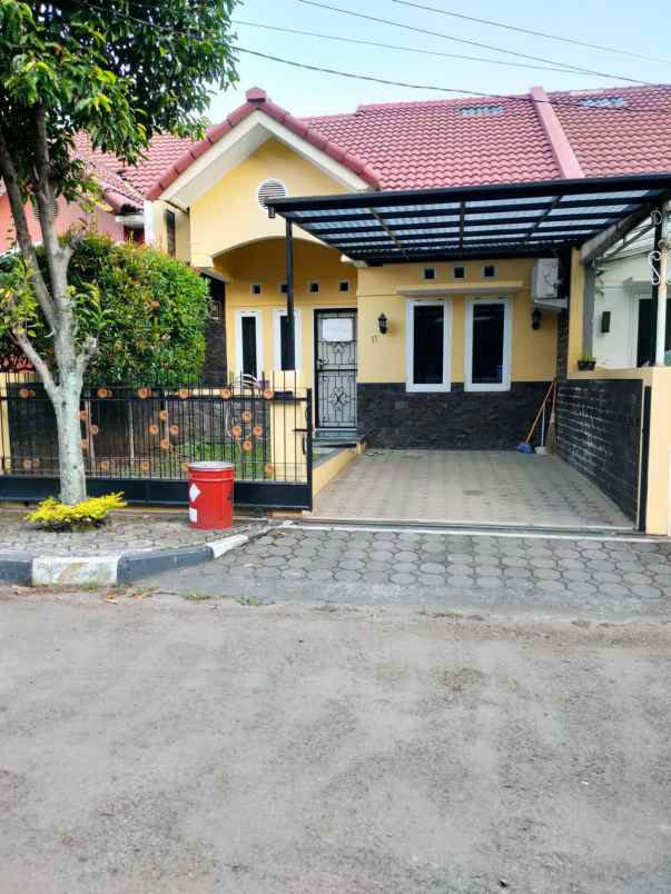 dijual rumah komplek tanjung sari asri