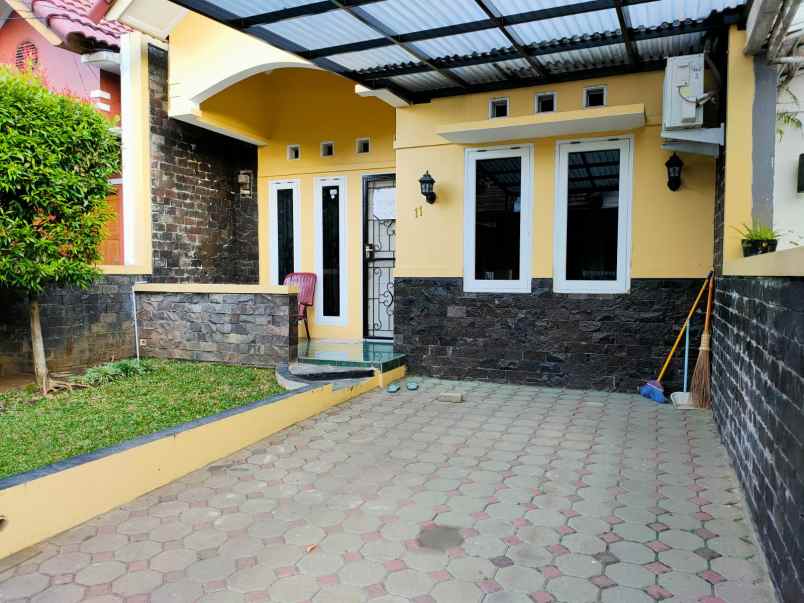 dijual rumah komplek tanjung sari asri