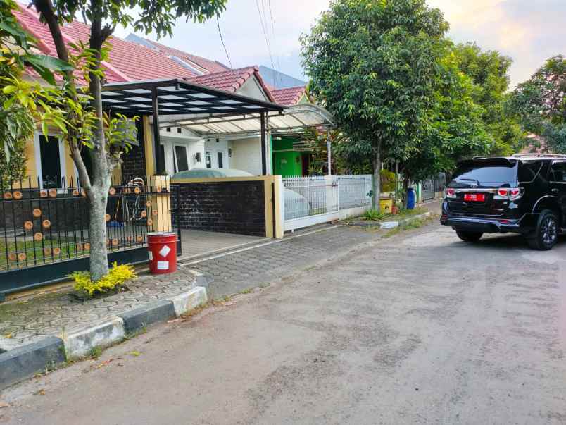 dijual rumah komplek tanjung sari asri