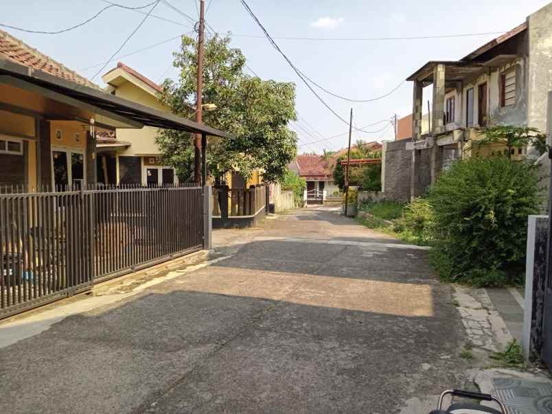 dijual rumah komplek vijaya kusuma