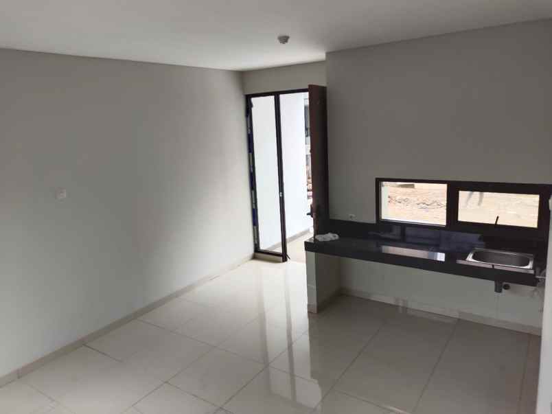 dijual rumah kompleks elite gateway