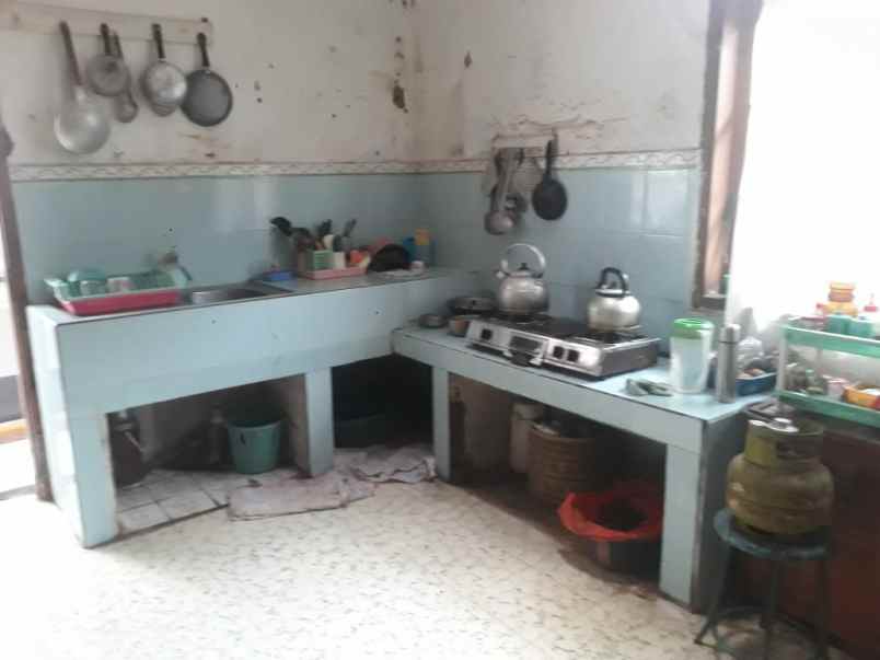 dijual rumah kos dan kios selangkah ke kampus unsud
