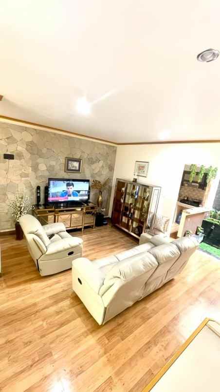 dijual rumah kota wisata cibubur