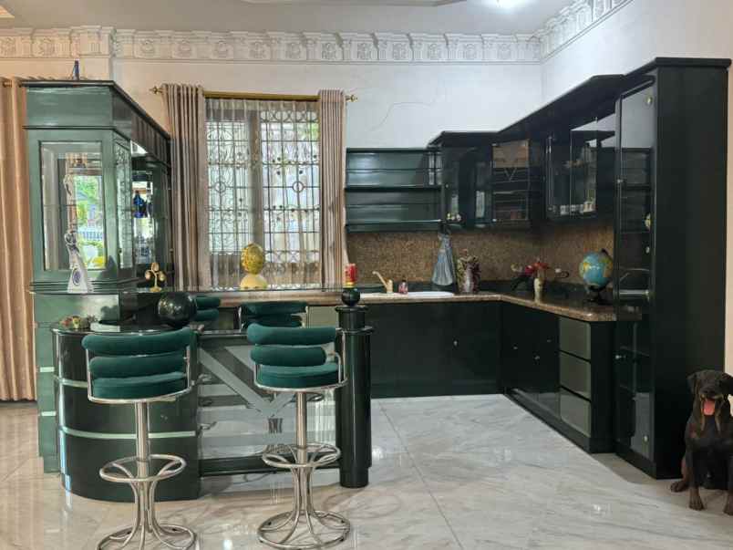 dijual rumah kris kencana sari