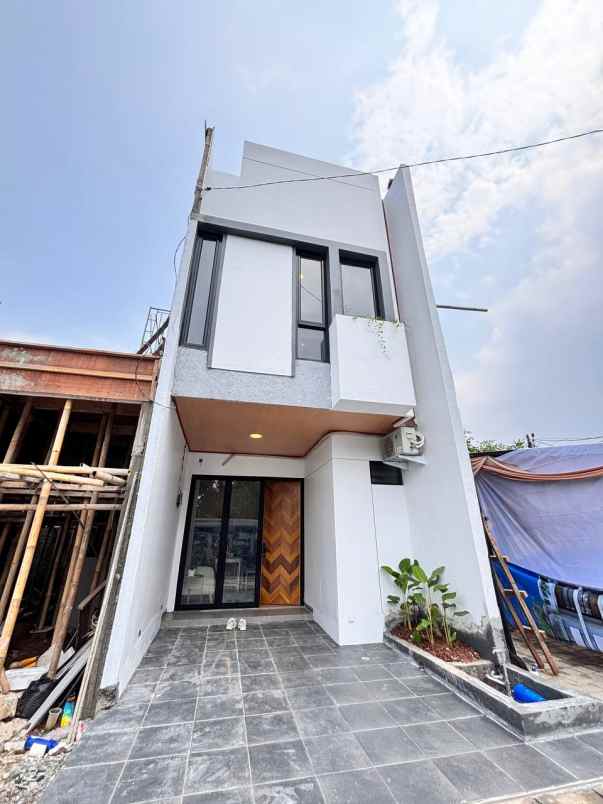 dijual rumah kukusan depok