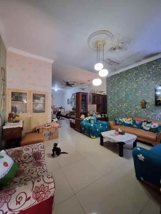 dijual rumah kutisari selatan