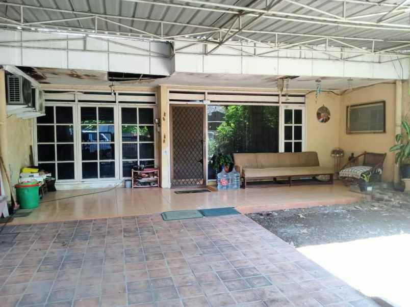 dijual rumah kutisari selatan