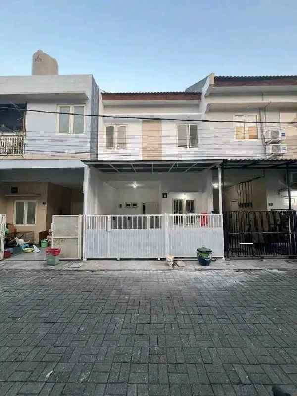 dijual rumah kutisari utara