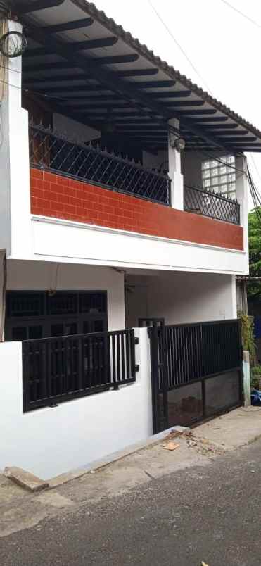 dijual rumah lebak bulus