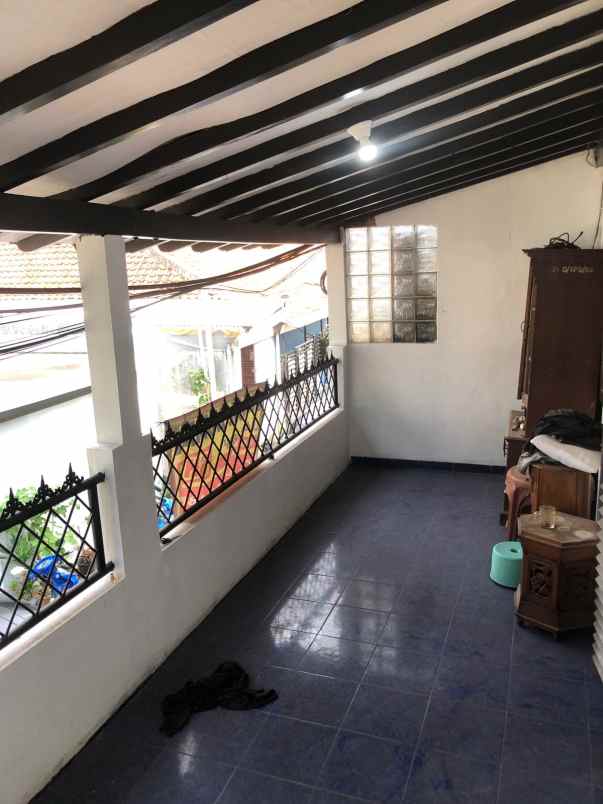 dijual rumah lebak bulus