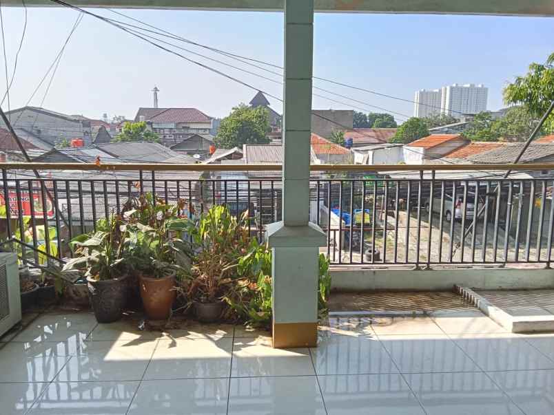 dijual rumah lebak bulus