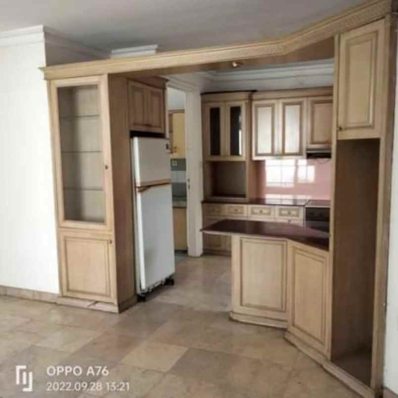 dijual rumah lebak bulus