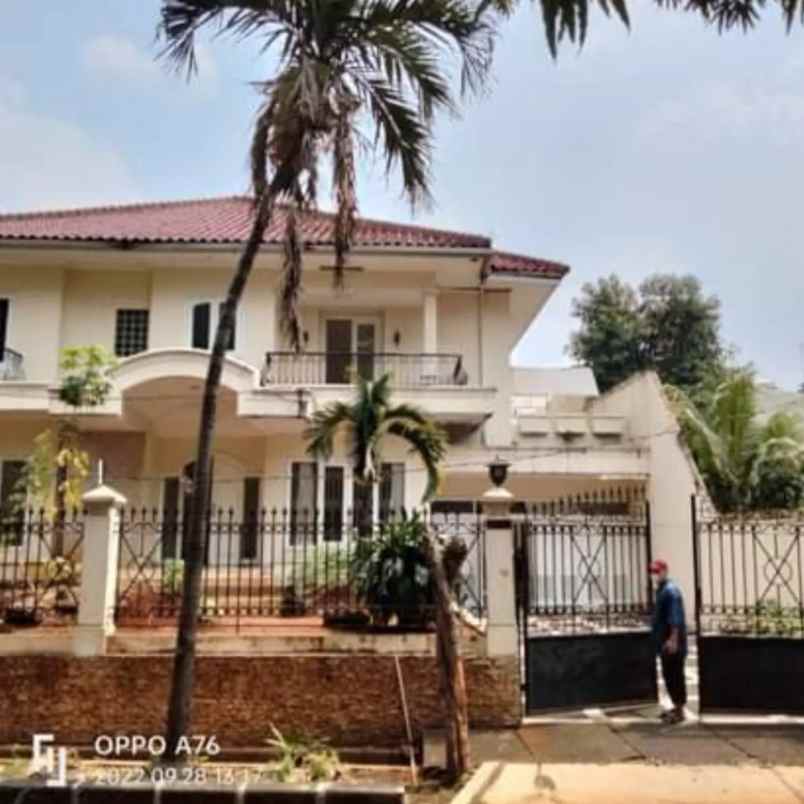 dijual rumah lebak bulus