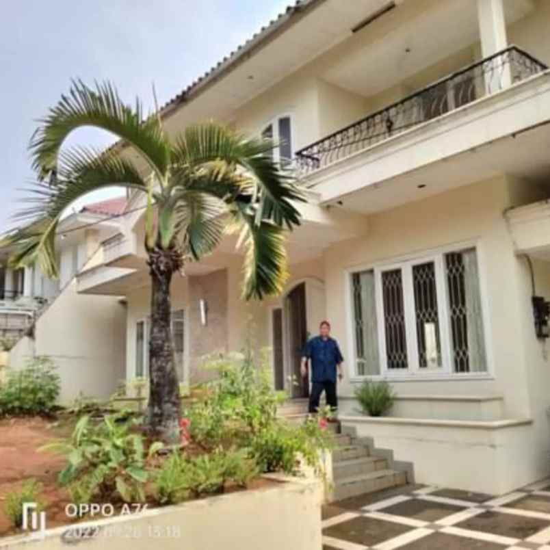 dijual rumah lebak bulus