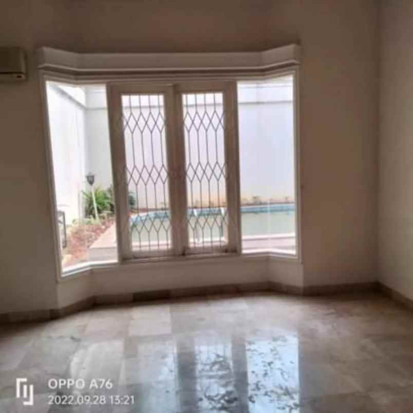 dijual rumah lebak bulus