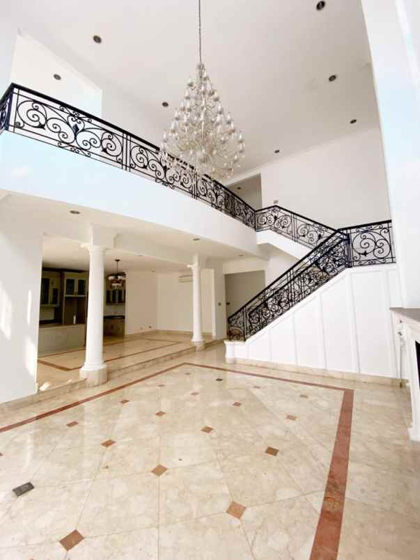 dijual rumah lebak bulus