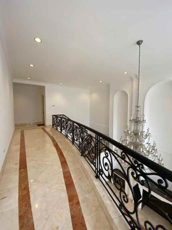 dijual rumah lebak bulus