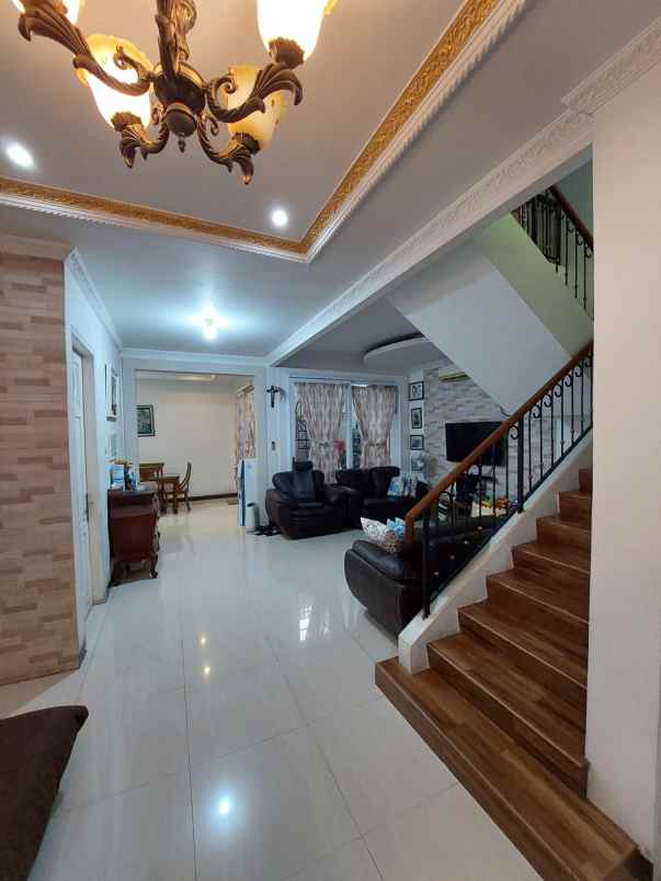 dijual rumah legenda wisata cibubur