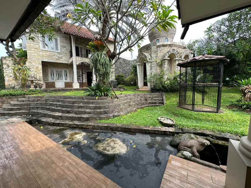 dijual rumah luas ada swimming pool di bintaro hill